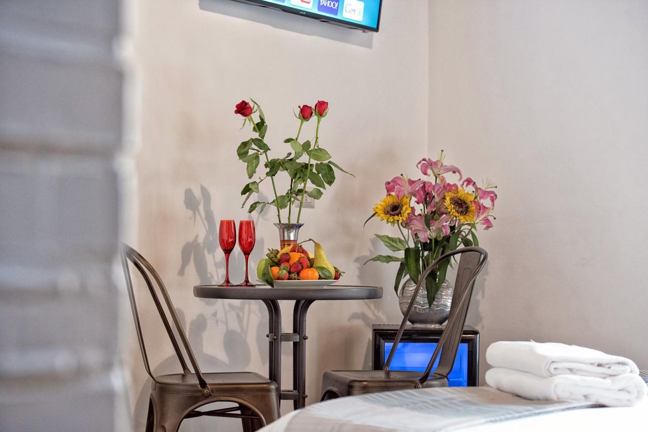 Starhome Navona * Rom